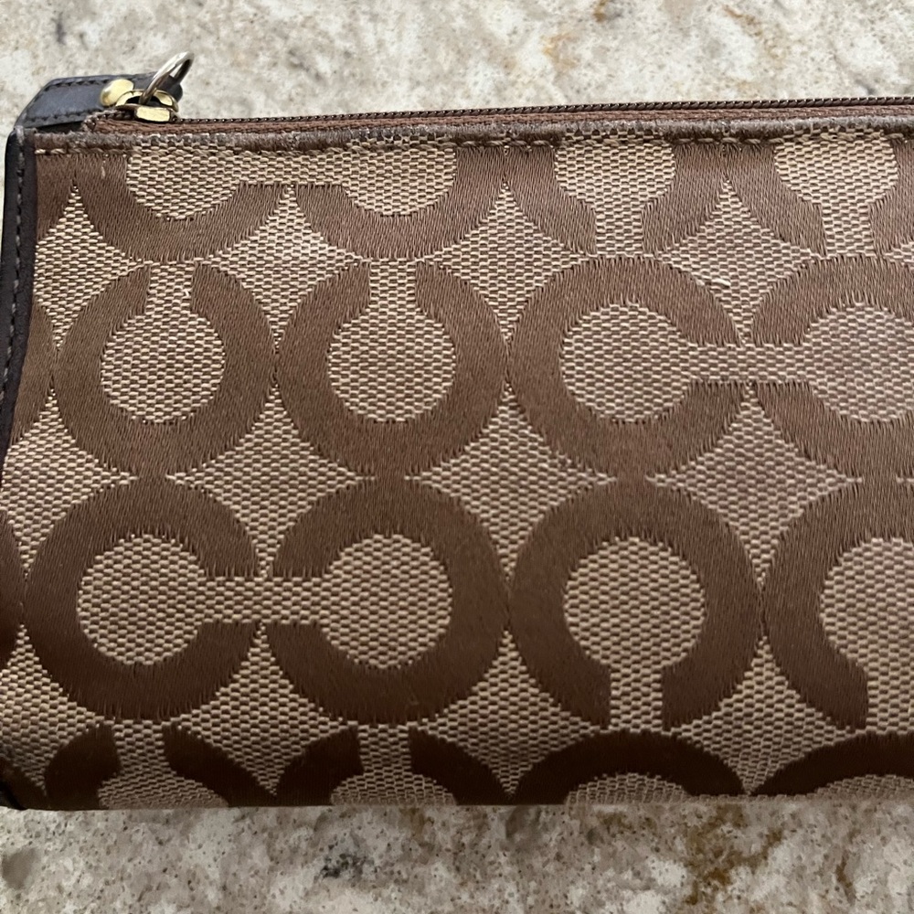 Coach Wallet - Picture 5 of 9